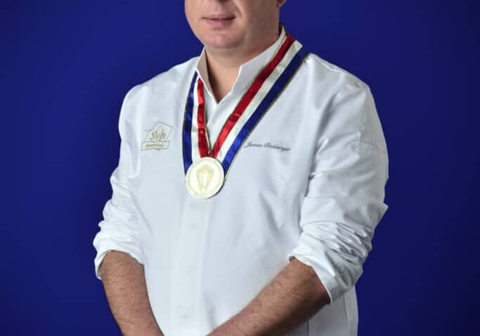 08f9ed90-17e7-4b99-a2e9-0a75cd27e80f